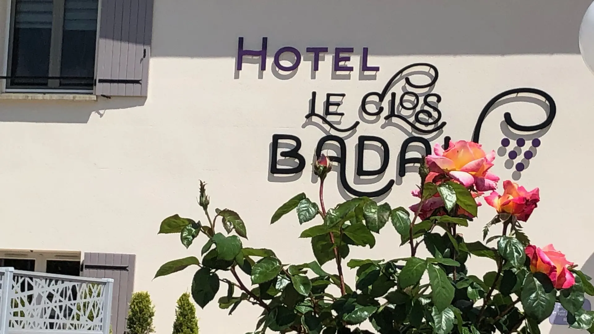 photo facade avec rose