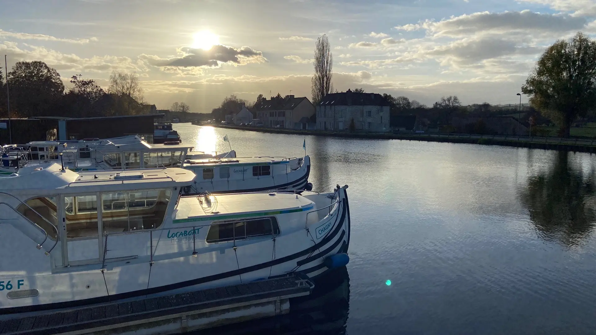 photo du port de saint-léger-sur-dheune