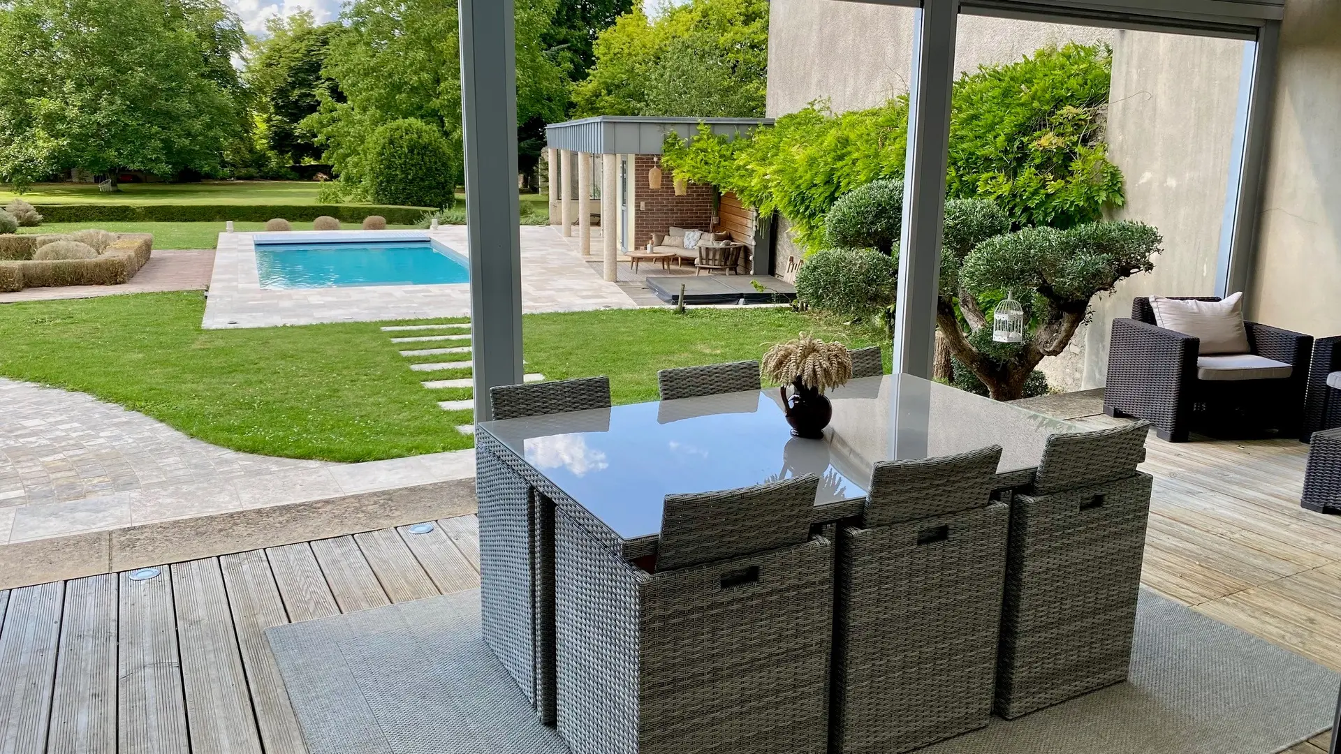 piscine et terrasse