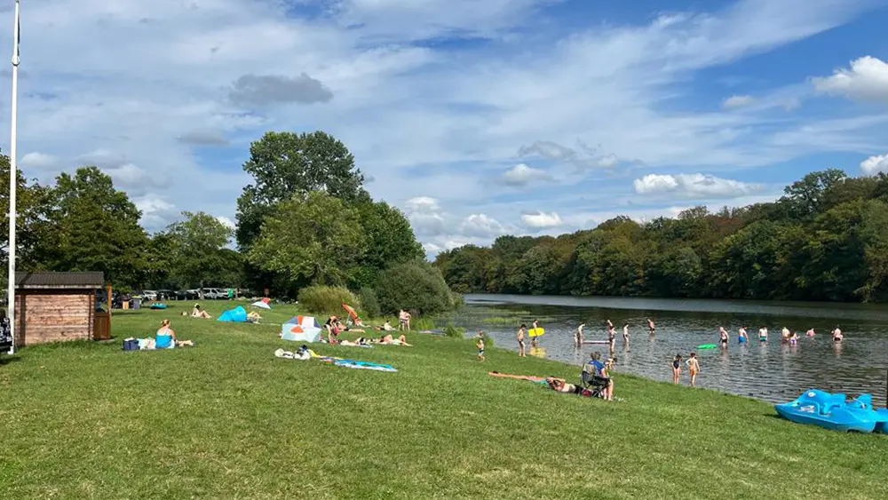 La Plage à Autet baignade surveillée