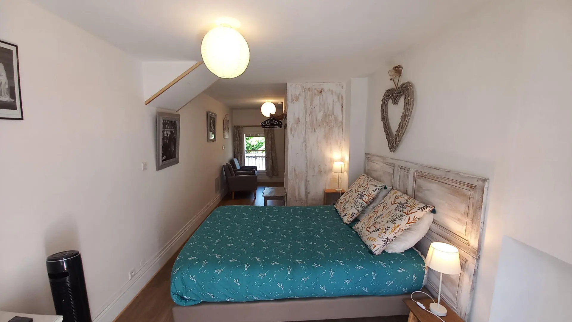 vu chambre depuis la fenêtre