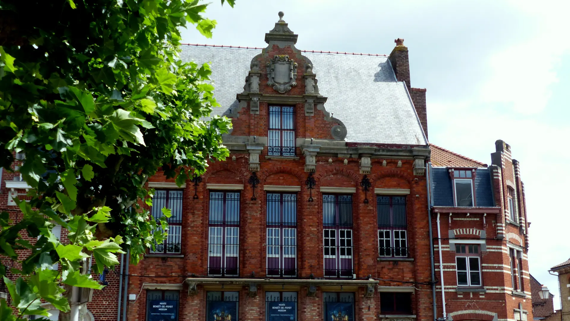 Musée Benoît-De-Puydt Extérieur