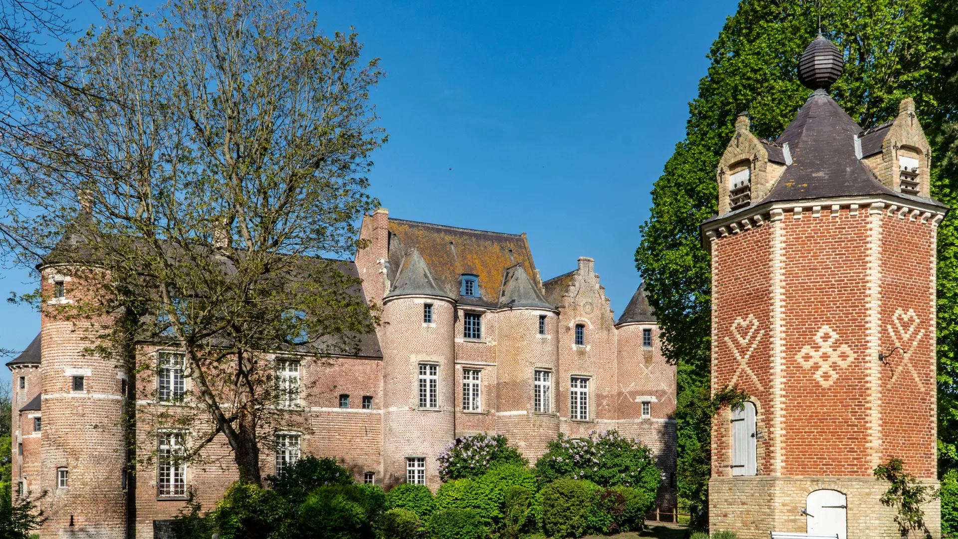 Chateau d'Esquelbecq et colombier