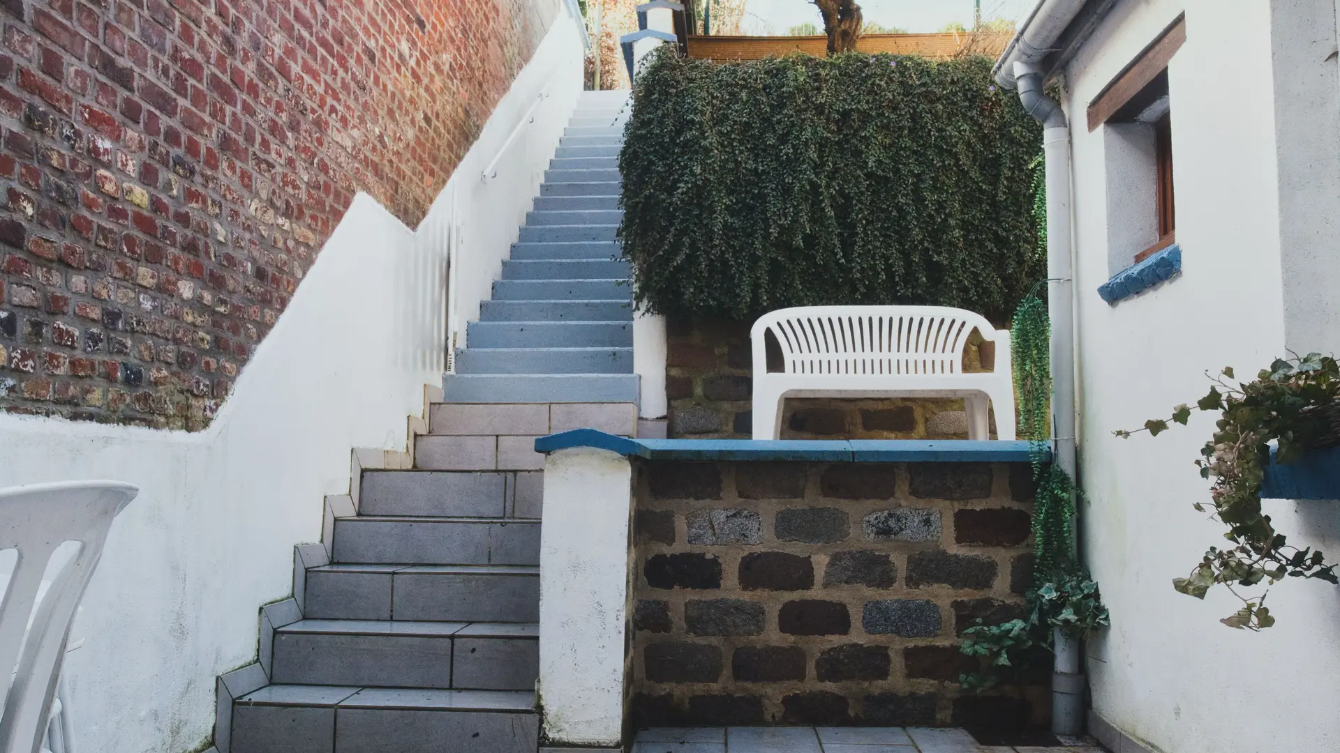 TERRASSE ACCES JARDIN