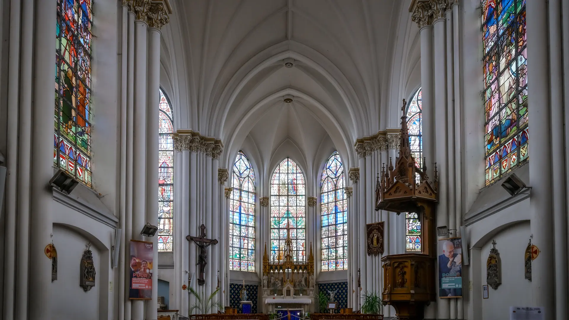 Intérieur église de Bouvines