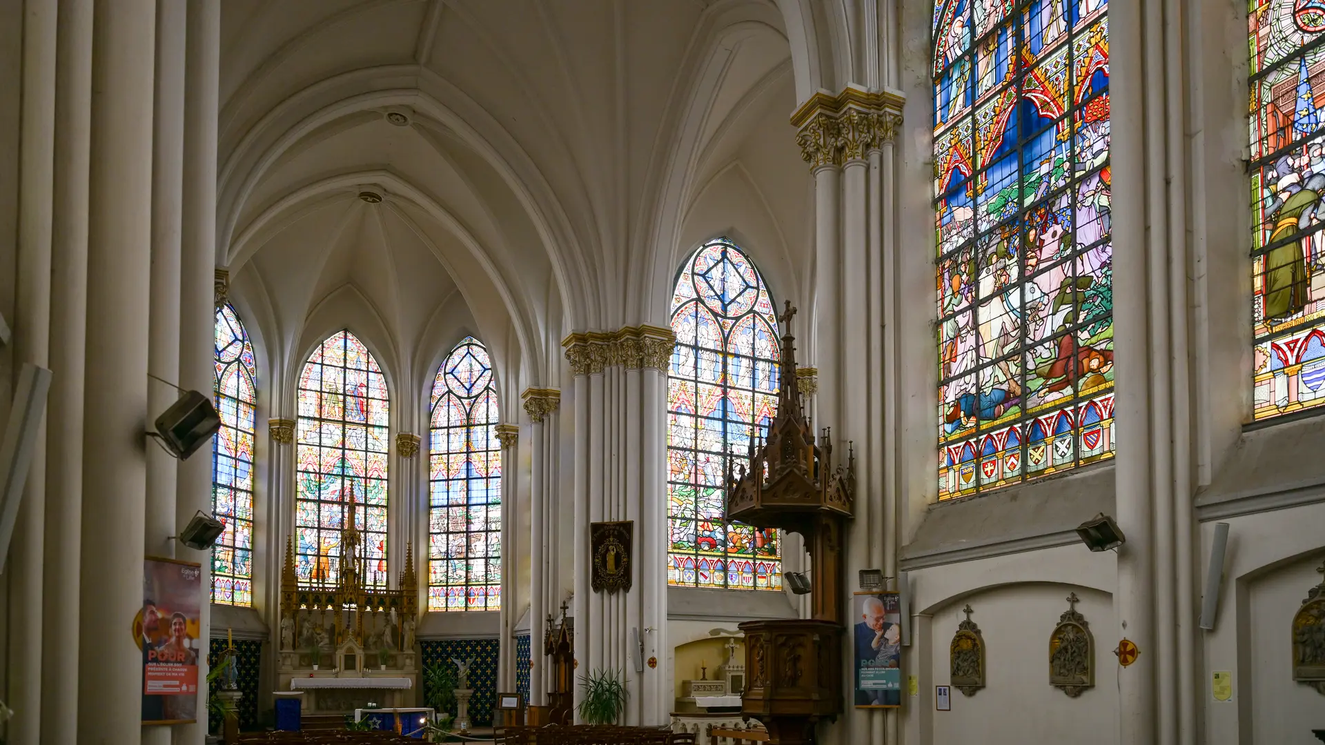 Intérieur église de Bouvines