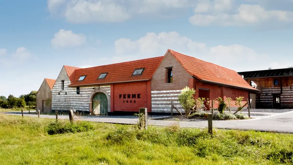 FACADE @ Ferme 1802