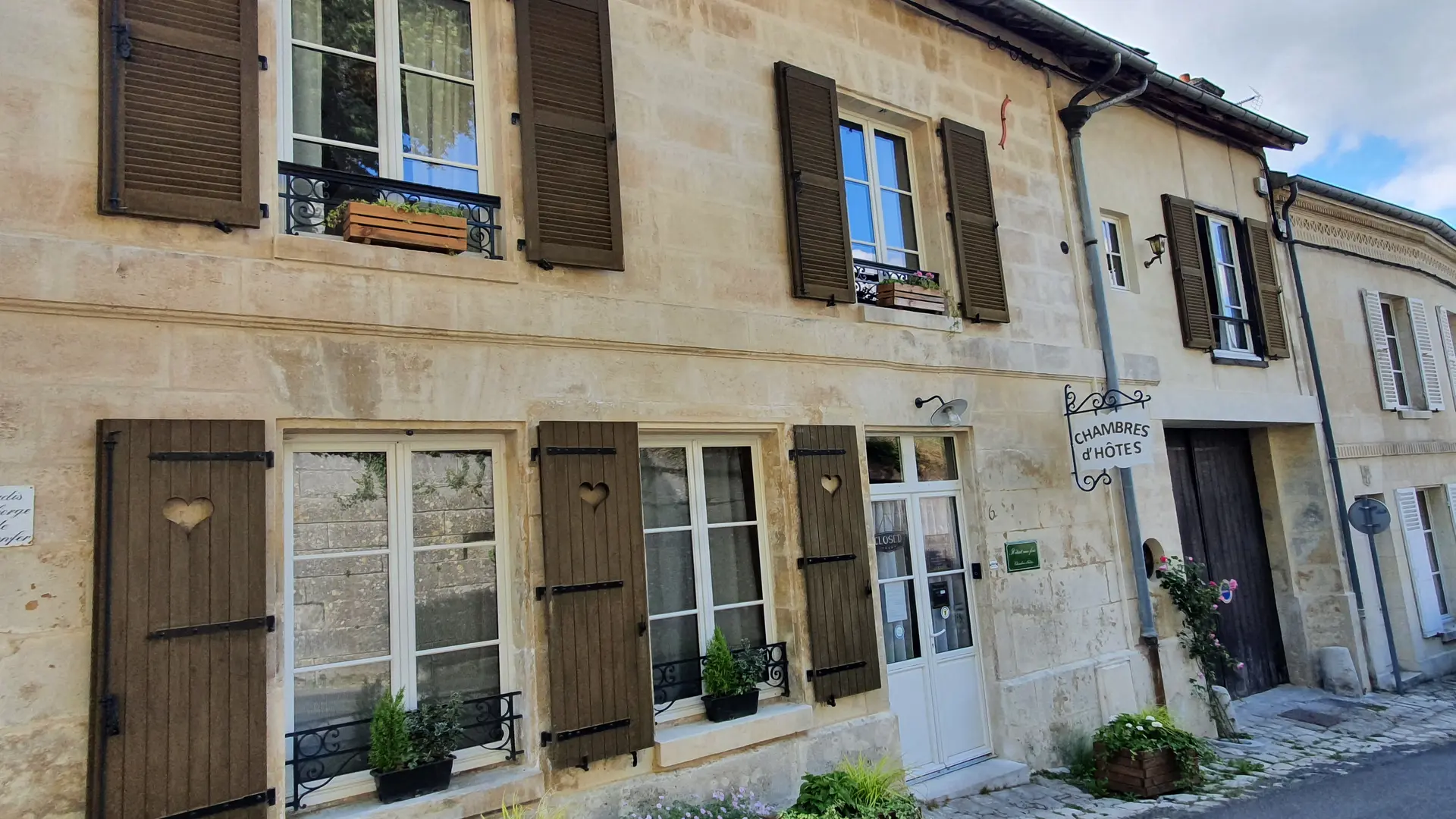 Façade_ Il était une fois_ crédit photo Marie-Line Monchecourt