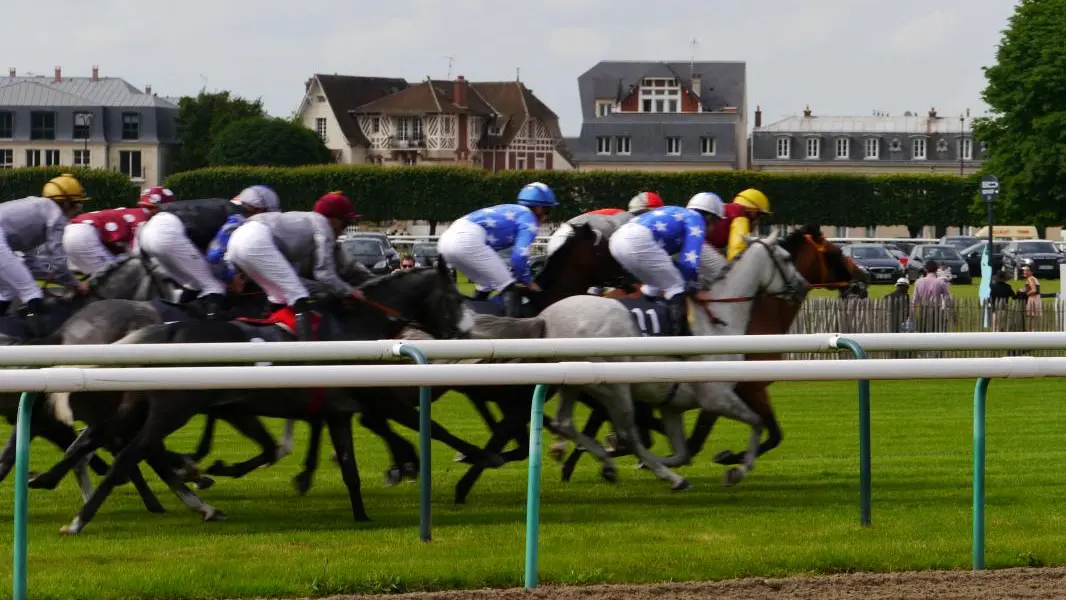 CHANTILLY Vue sur Chantilly