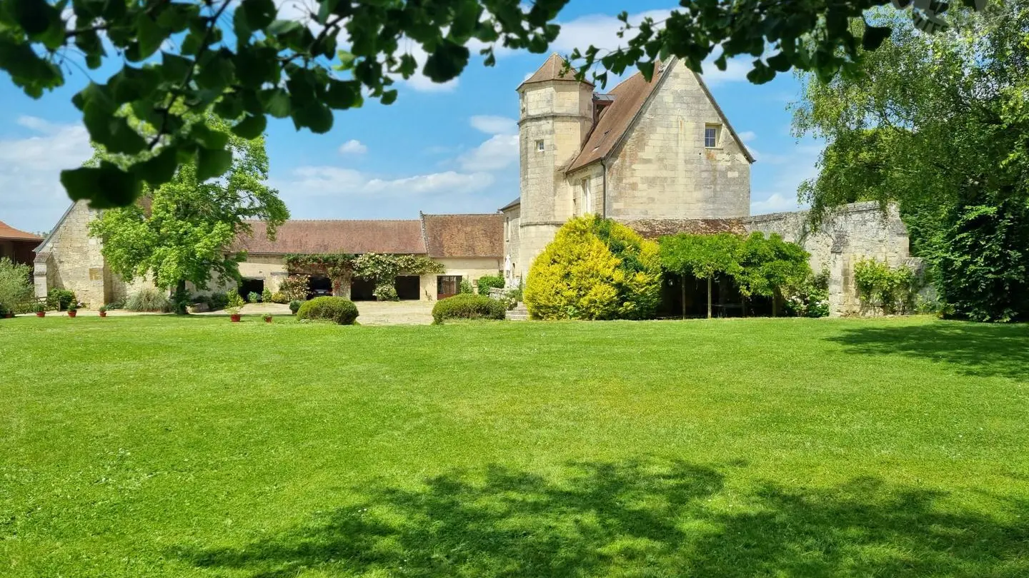 LARGNY SUR AUTOMNE Le Manoir de la Cour