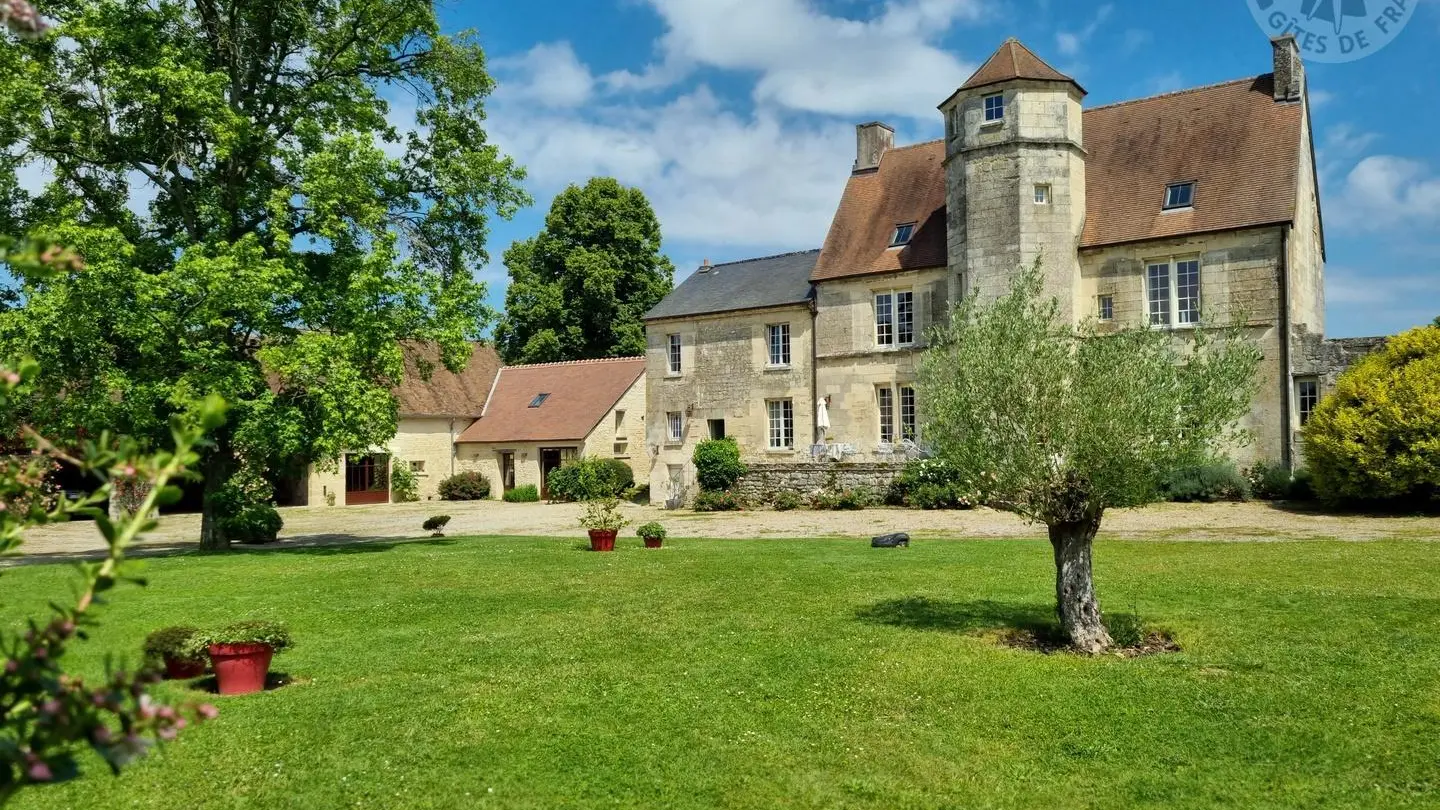 LARGNY SUR AUTOMNE Le Manoir de la Cour