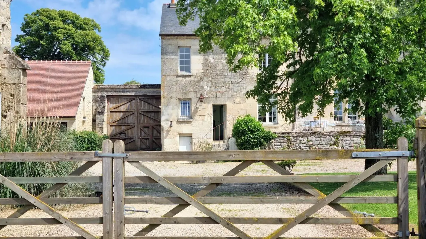 LARGNY SUR AUTOMNE Le Manoir de la Cour