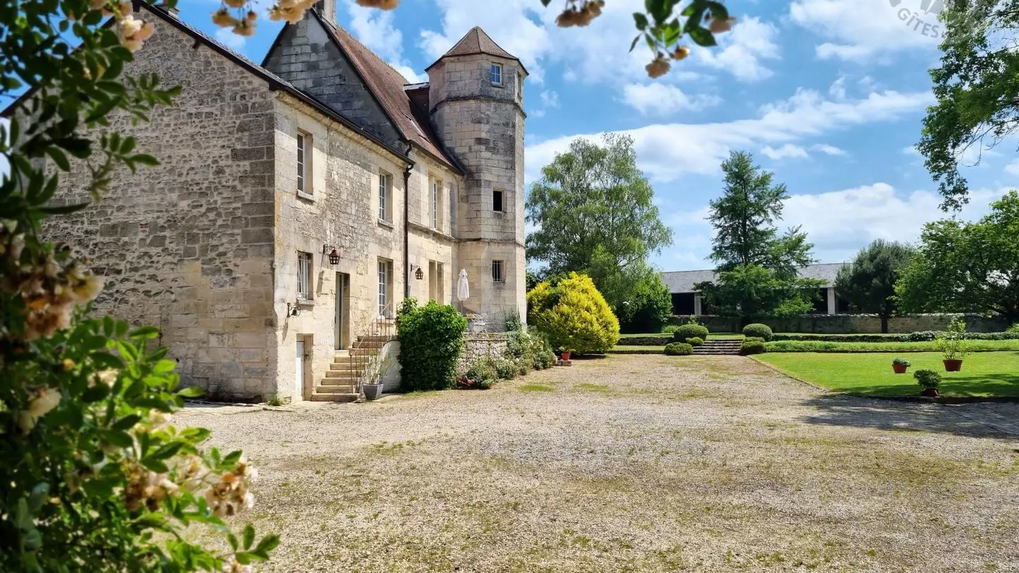 LARGNY SUR AUTOMNE Le Manoir de la Cour