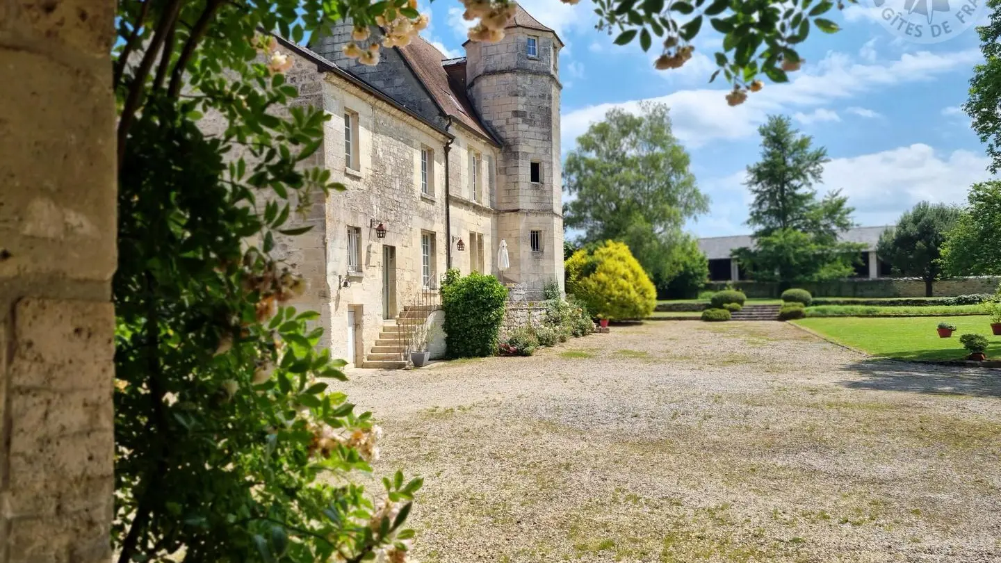 LARGNY SUR AUTOMNE Le Manoir de la Cour
