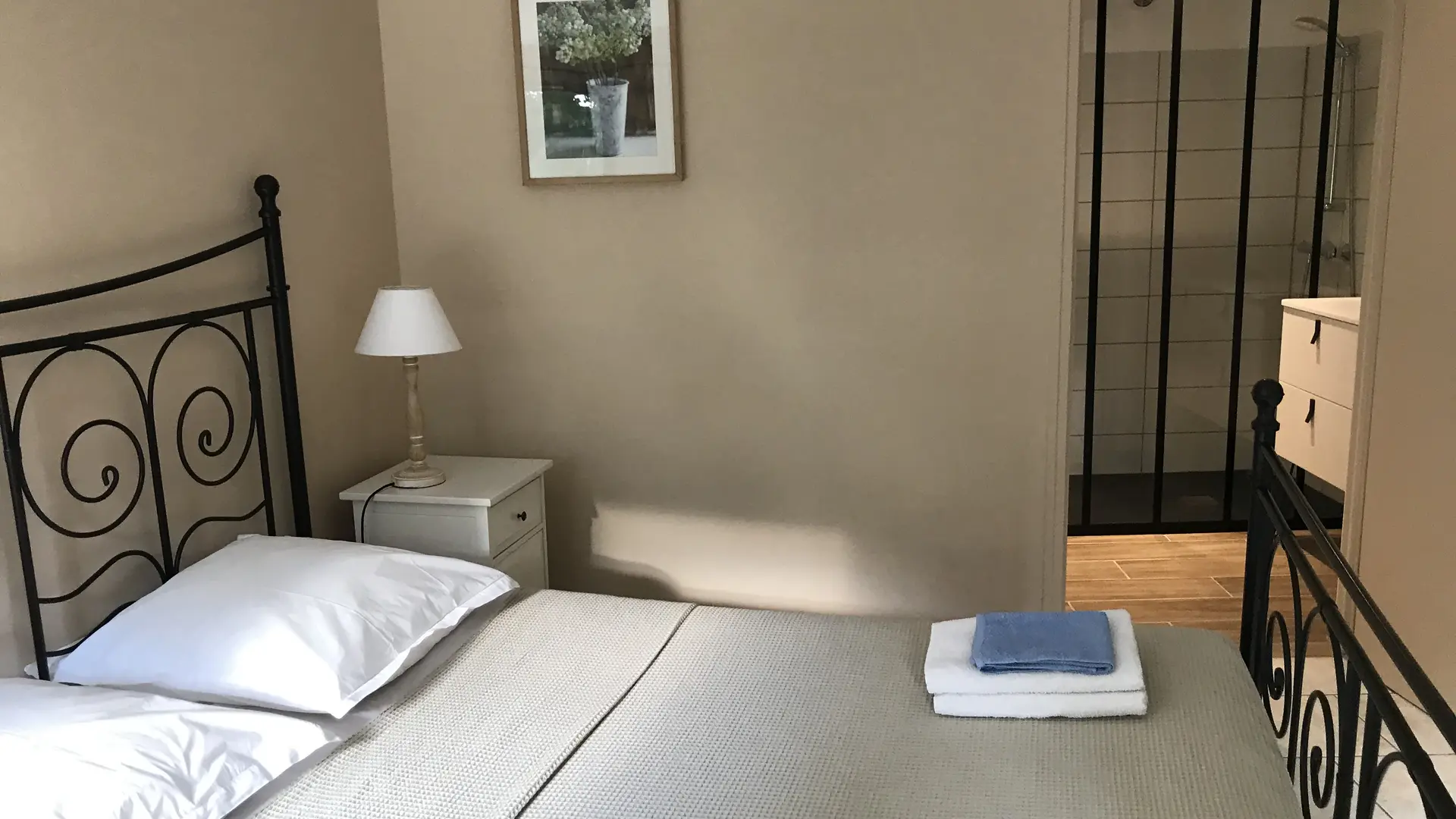 La chambre - Salle d'eau