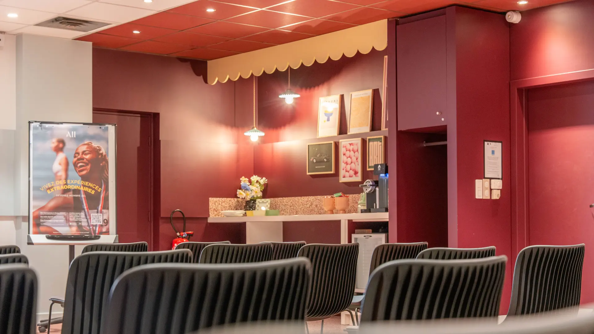 BEFFROI OPERA THEATRE 100 PAX