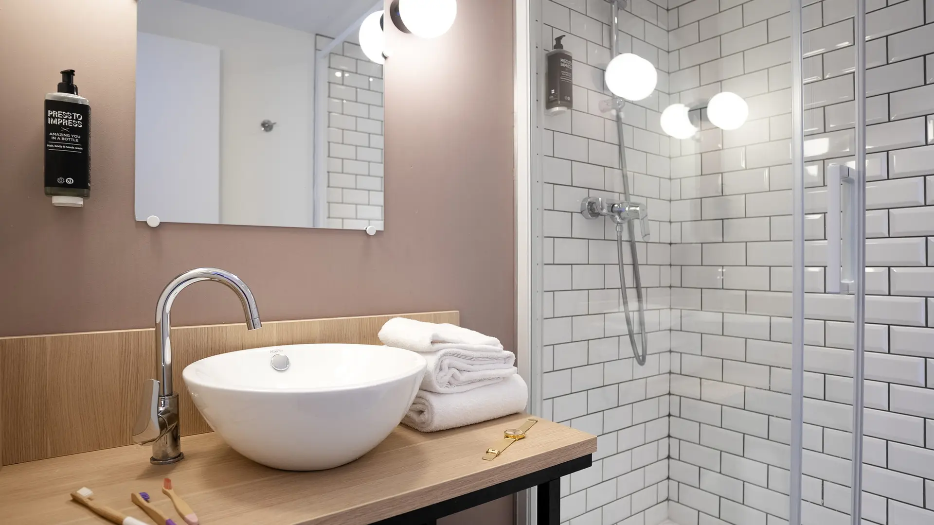 ibis Styles Neuville-en-Ferrain