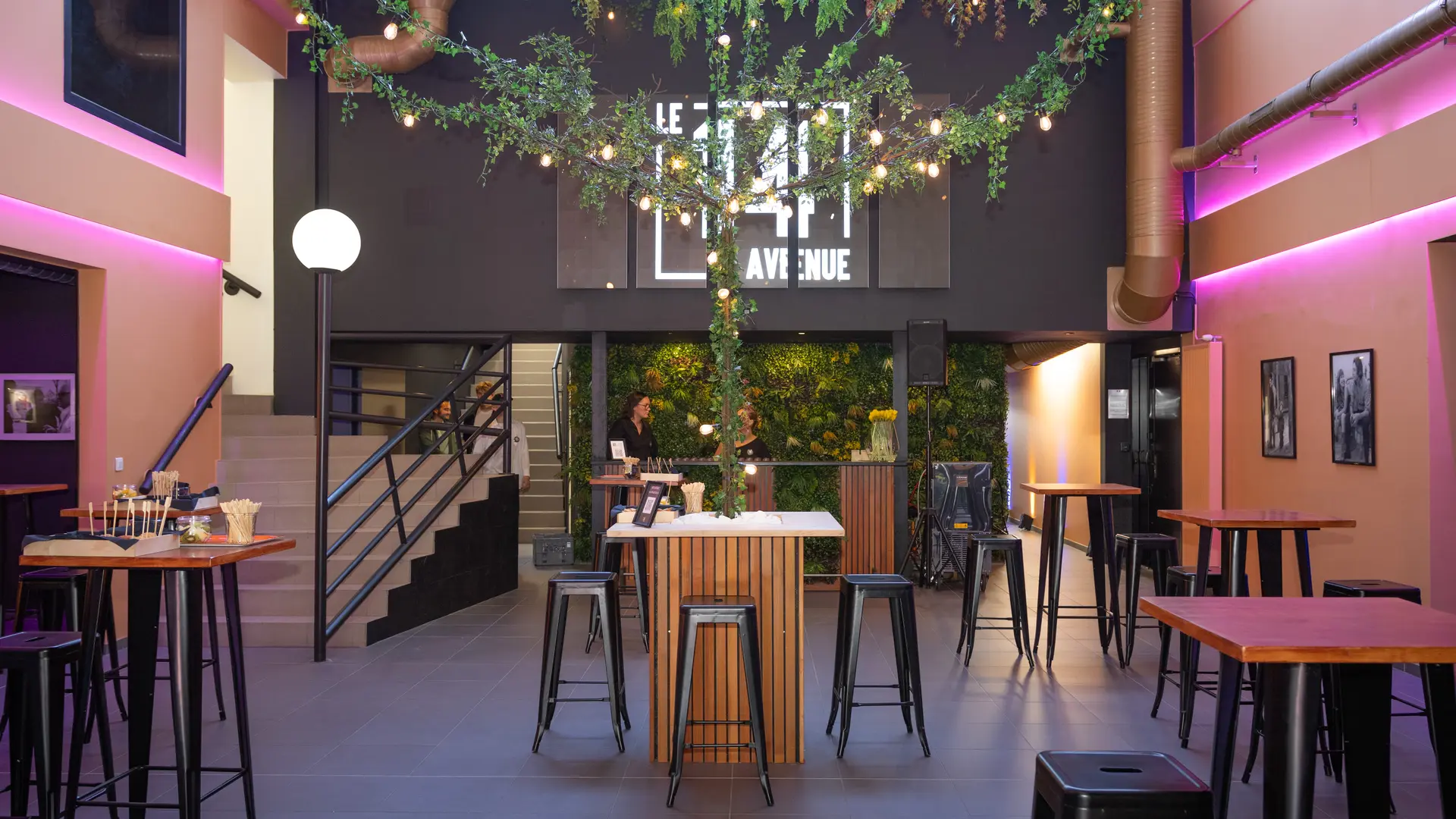 LA PLACE - COCKTAIL & ACCUEIL