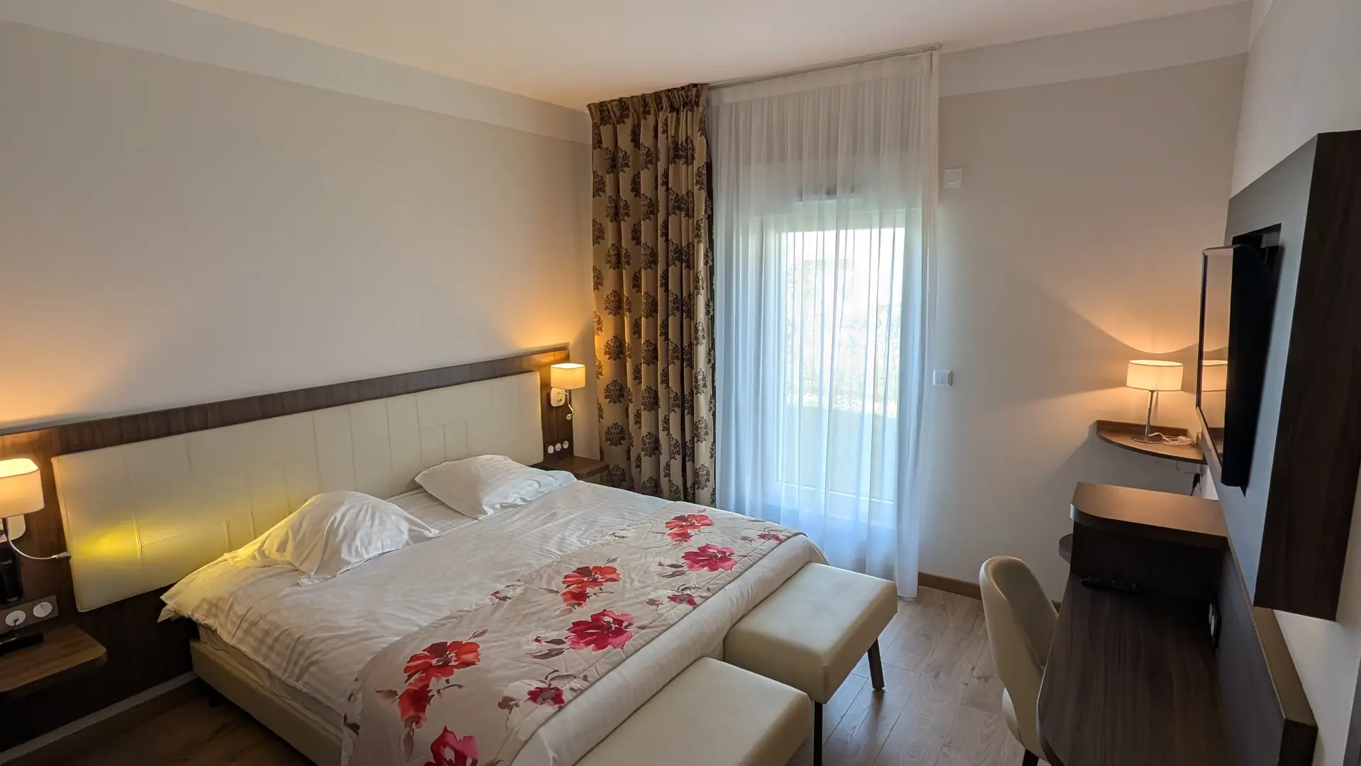 chambre avec lit double