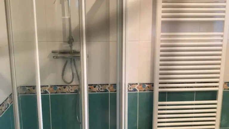 SALLE DE DOUCHE  CASSEL