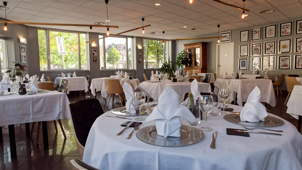 Salle 2 restaurant Alumni @  CORBEIL Thierry