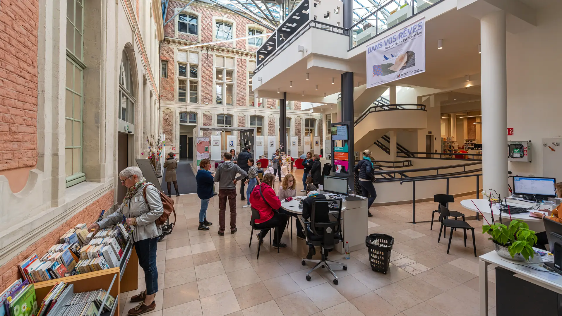 TD191002050-hall-mediatheque-simone-veil-valenciennes