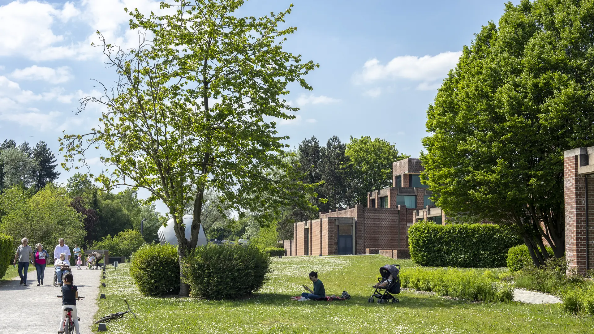 Vue du LaM - Lille Métropole Musée d'art moderne, d'art contemporain et d'art brut