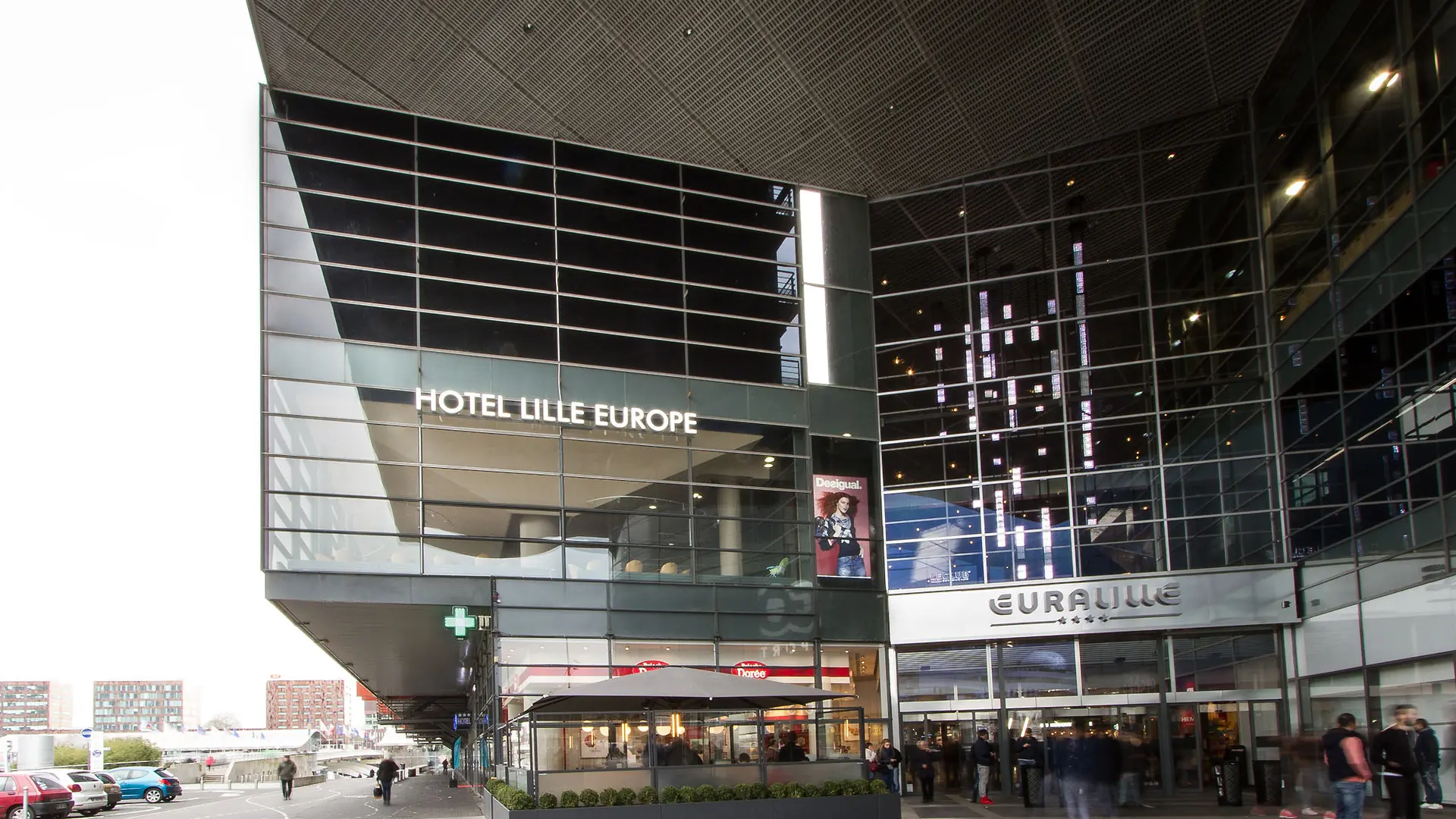 HÔTEL LILLE EUROPE - Façade de l'hôtel