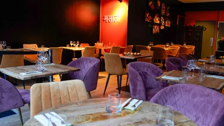 aux-indes-express-salle-restaurant-indien-valenciennes
