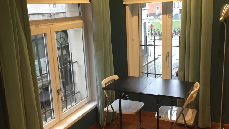 STUDIO BETTIGNIES - Salon avec vue sur le Vieux-Lille