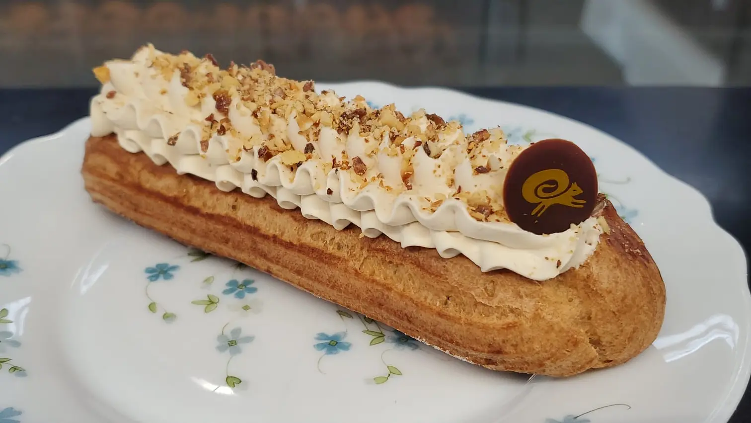 LES ECUREUILS - Eclair café