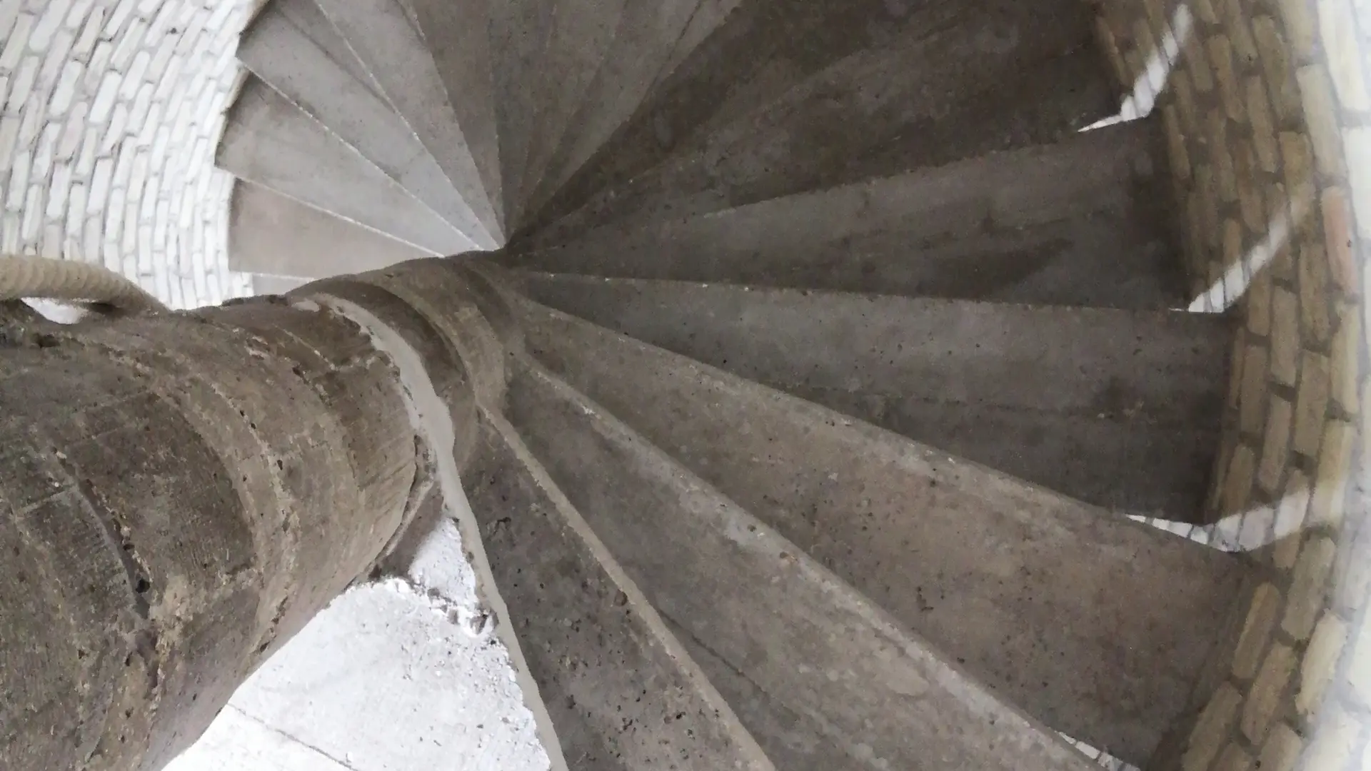 escaliers beffroi bergues- EQ - OT HAUTS DE FLANDRE