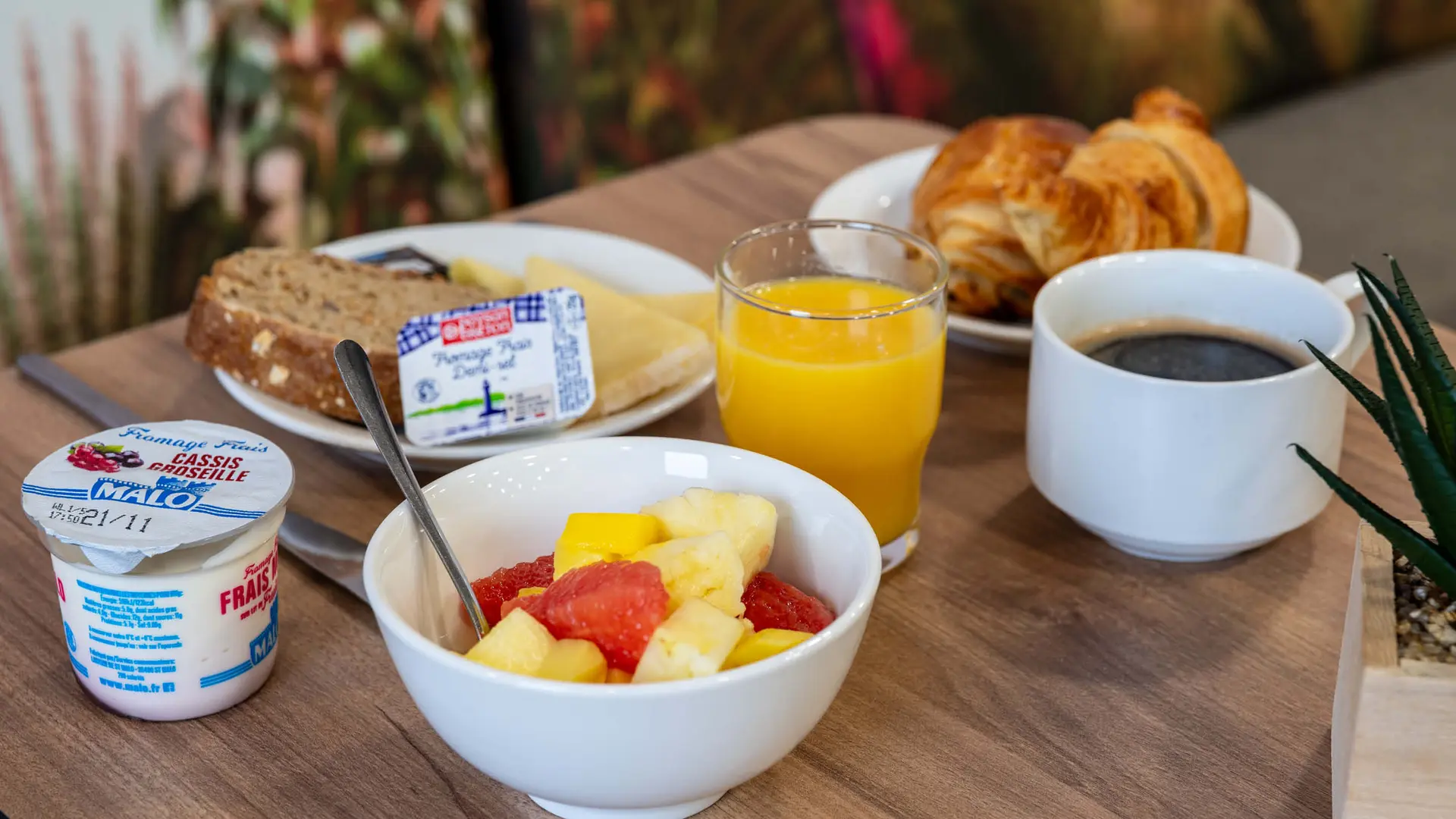 B&B LILLE GRAND STADE - Petit-déjeuner