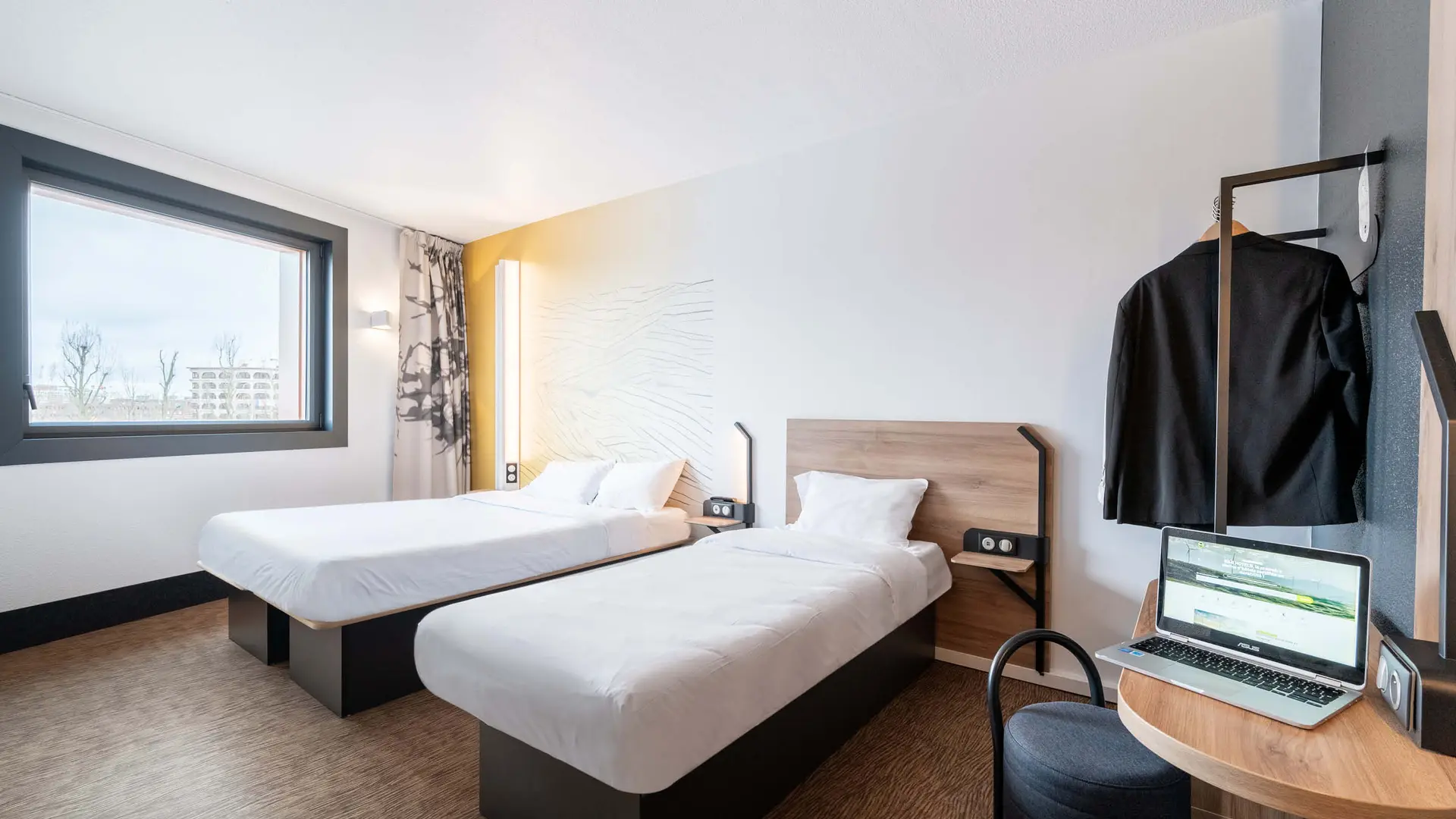 B&B LILLE GRAND STADE - Chambre triple