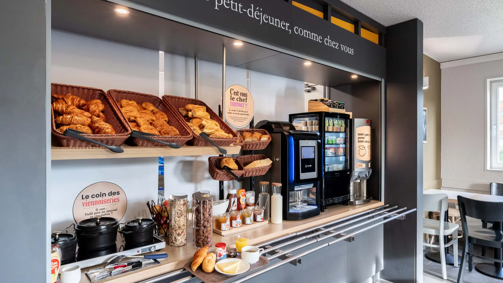 B&B LILLE LEZENNES STADE PIERRE MAUROY - Petit-déjeuner