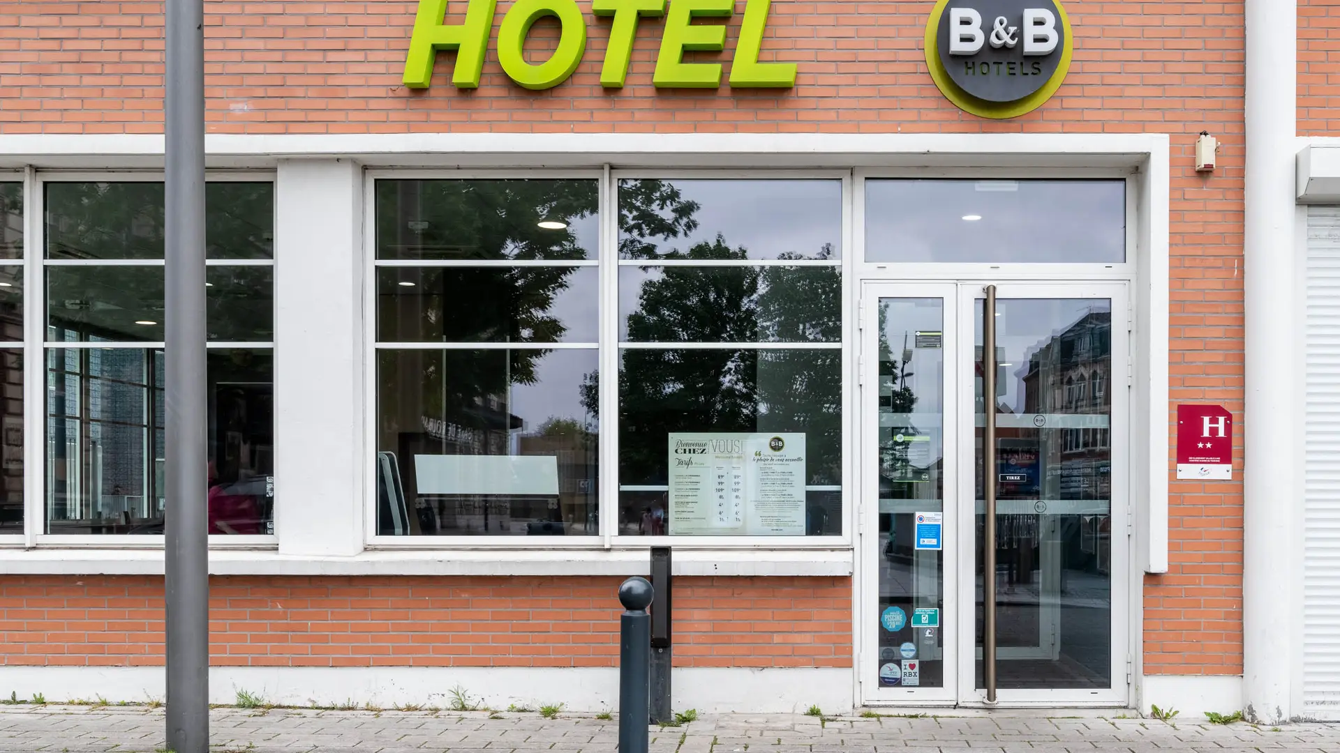 B&B HÔTEL LILLE ROUBAIX CAMPUS GARE - Façade