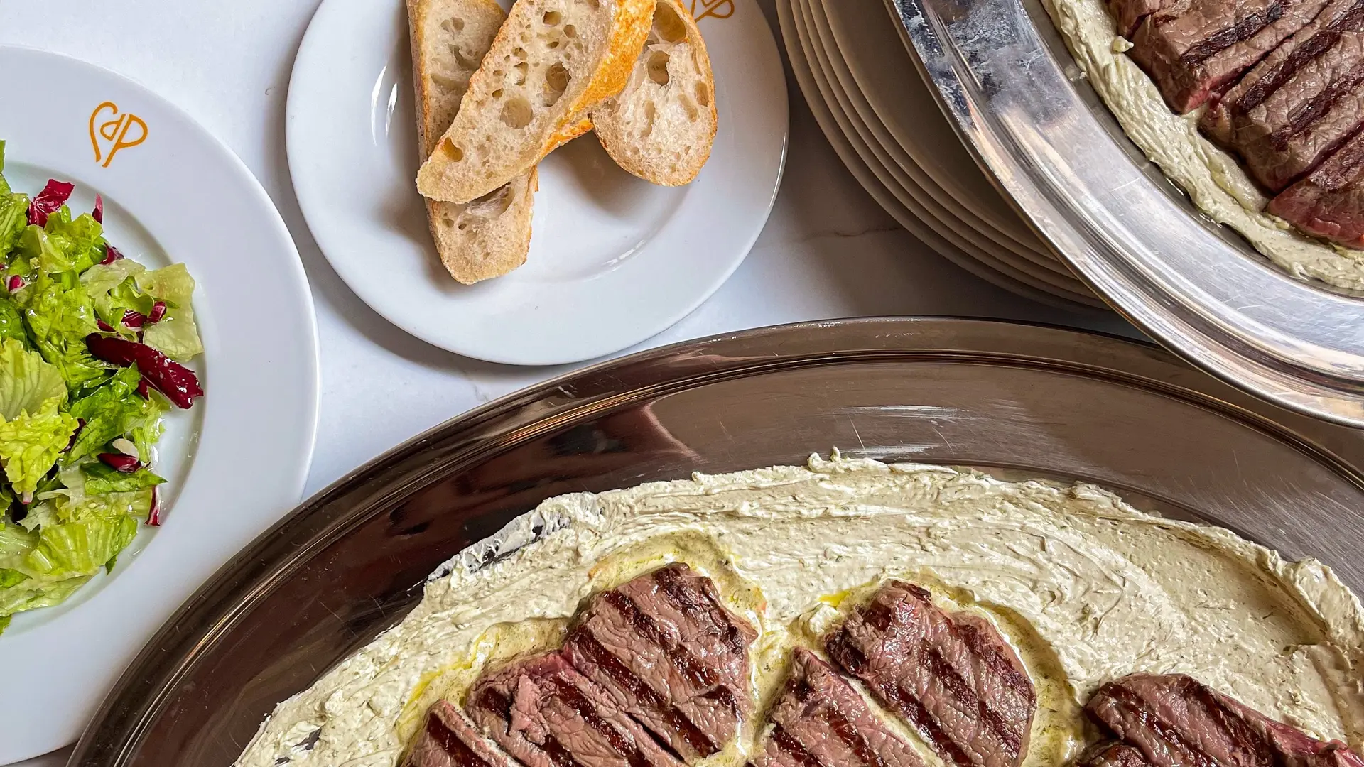 CAFE DE PARIS - Entrecôte Frites