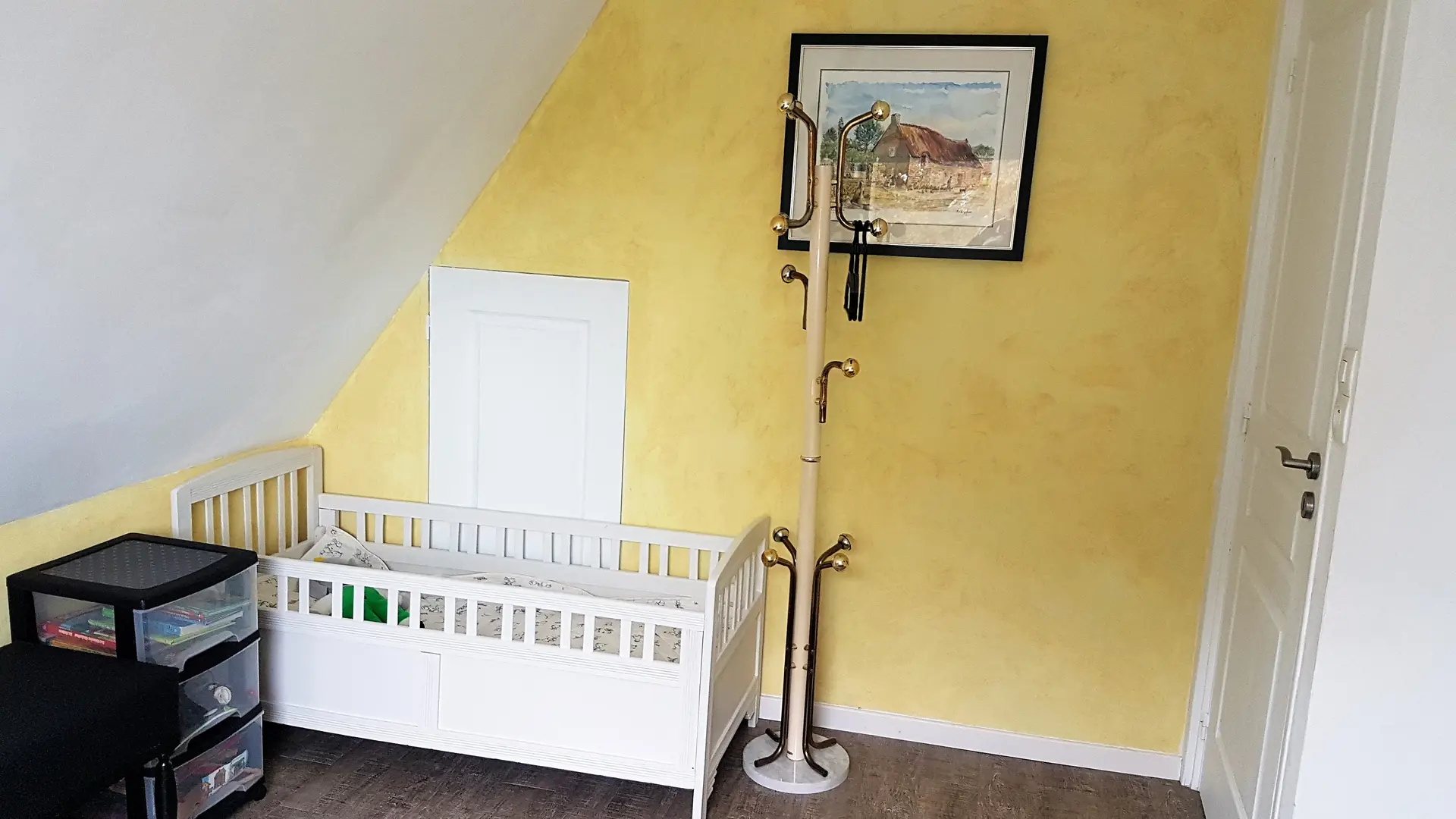 photo lit BB CHAMBRE JAUNE