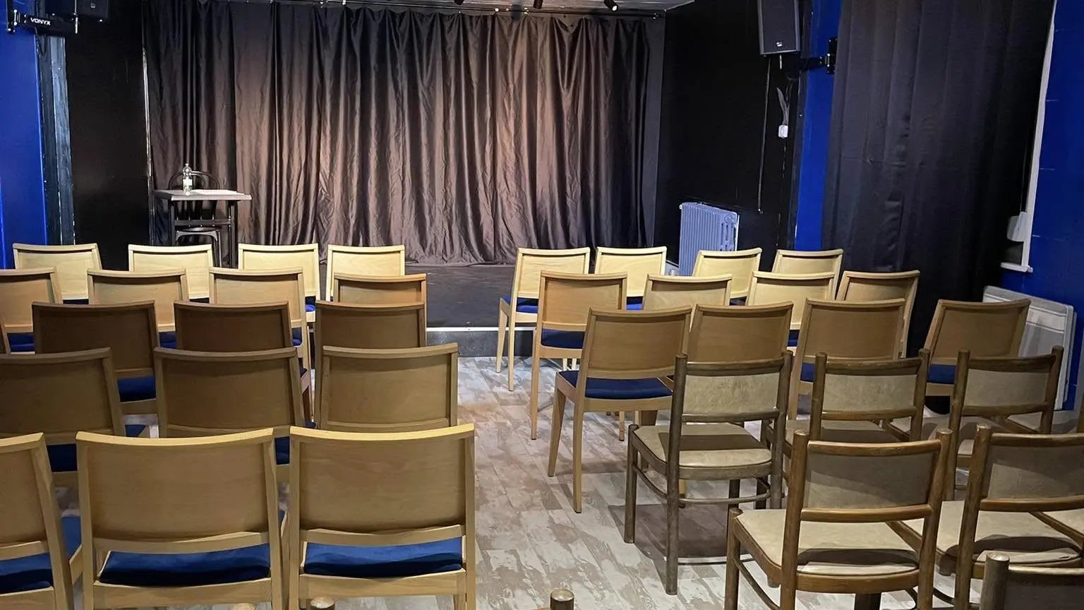 salle-bar-rire-marly