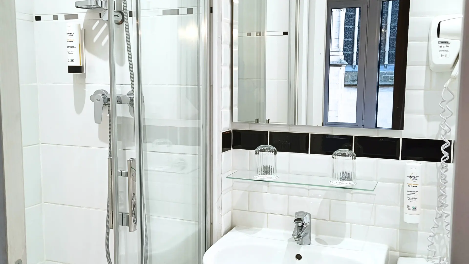 salle d'eau_chambre_standard @ Théo BENITEZ