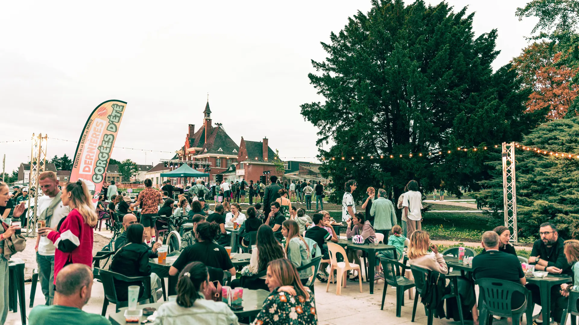 Chez Oscaar terrasse en été