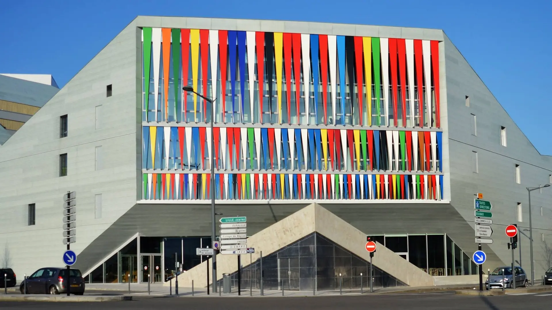 AUBERGE DE JEUNESSE HI LILLE STÉPHANE HESSEL - Extérieur