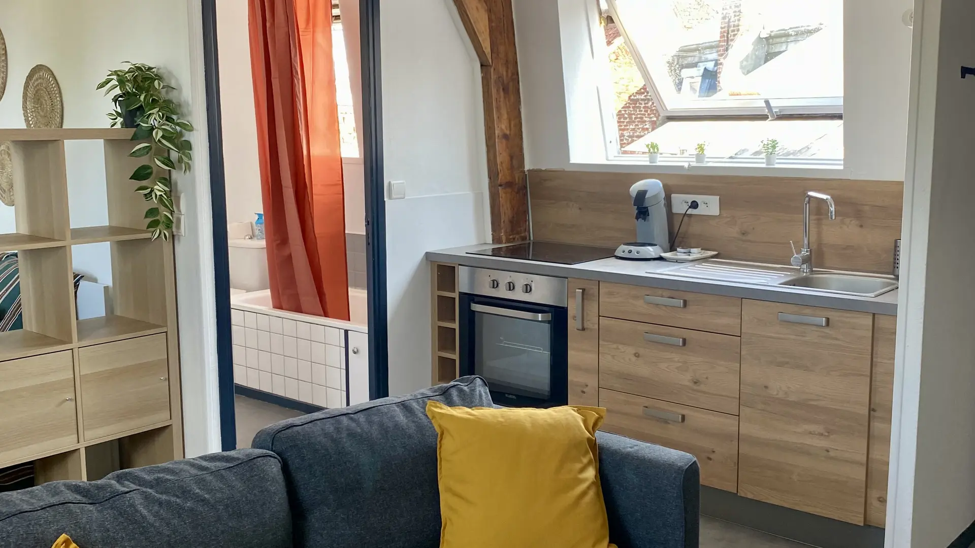 2 Rent To Dey Services @ Audrey Debavelaere