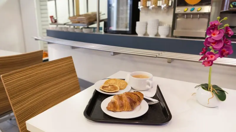 LILLE CITY HÔTEL - Petit-déjeuner