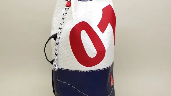 Sac polochon en voile de bateau recyclée