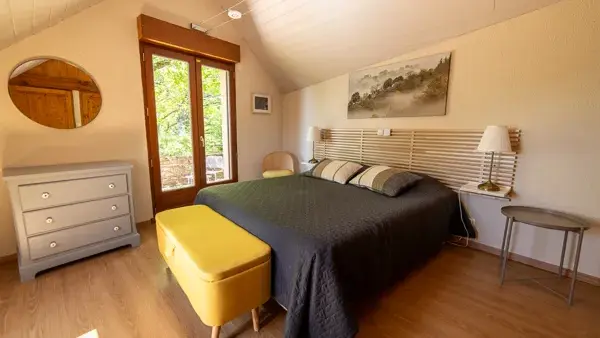 Chambre lit double 160x200, literie premium, terrasse