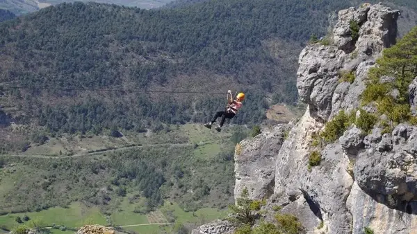 Tyrolienne au final de la via ferrata de Liaucous