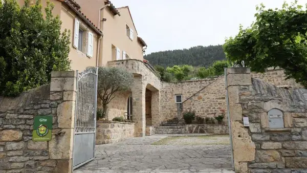 Gîtes des rochers - A L'Oustal - AYGG55