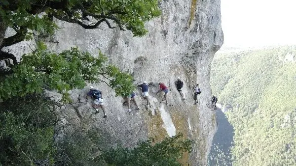 Roc et Canyon - Vallon des tyroliennes (Via Ferrata privée dans les Gorges de la Dourbie).