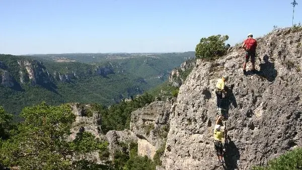 Rando verticale sur les corniches du Causse Noir